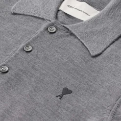 AMI Paris Poloshirt aus Merinowolle grau Poloshirt