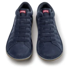 Camper Eine Camper-Ikone, die sich mit jeder Saison weite dunkel-blau Low-Top-Sneaker