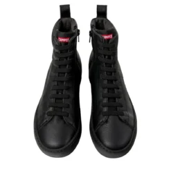 Camper Peu Touring ist eine sportliche und zeitgenössisch schwarz High-Top-Sneaker