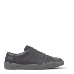 Camper Peu Touring ist eine sportliche und zeitgenössisch mittel-grau Low-Top-Sneaker