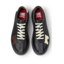 Camper Seit 1988 stellt unser klassisches TWINS-Konzept – schwarz Low-Top-Sneaker