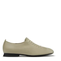 Camper Unsere feminine Linie Casi Myra besticht durch ein nude Schnürschuhe