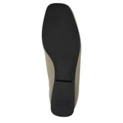 Camper Unsere feminine Linie Casi Myra besticht durch ein nude Schnürschuhe