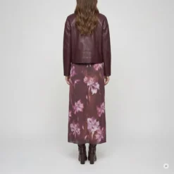 Marc Aurel Der fließende Viskose-Satin bringt den floralen Pr lila Midirock