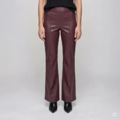 Marc Aurel Diese Flared Hose aus weichem Faux Leather verbind lila Lederhose