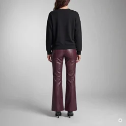 Marc Aurel Diese Flared Hose aus weichem Faux Leather verbind lila Lederhose