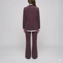 Marc Aurel Dieser Blazer mit aufgesetzten Taschen aus softemlila Blazer