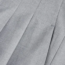 True Religion - Engwerdenes, verkürztes Bein- Bund- und Bügelfa grau Hose