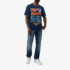 True Religion - Gerader Schnitt- Rundhals- Überschnittende Sch blau T-Shirt
