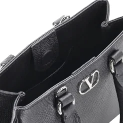 Valentino Garavani Handtasche aus Leder schwarz Crossbody Bag